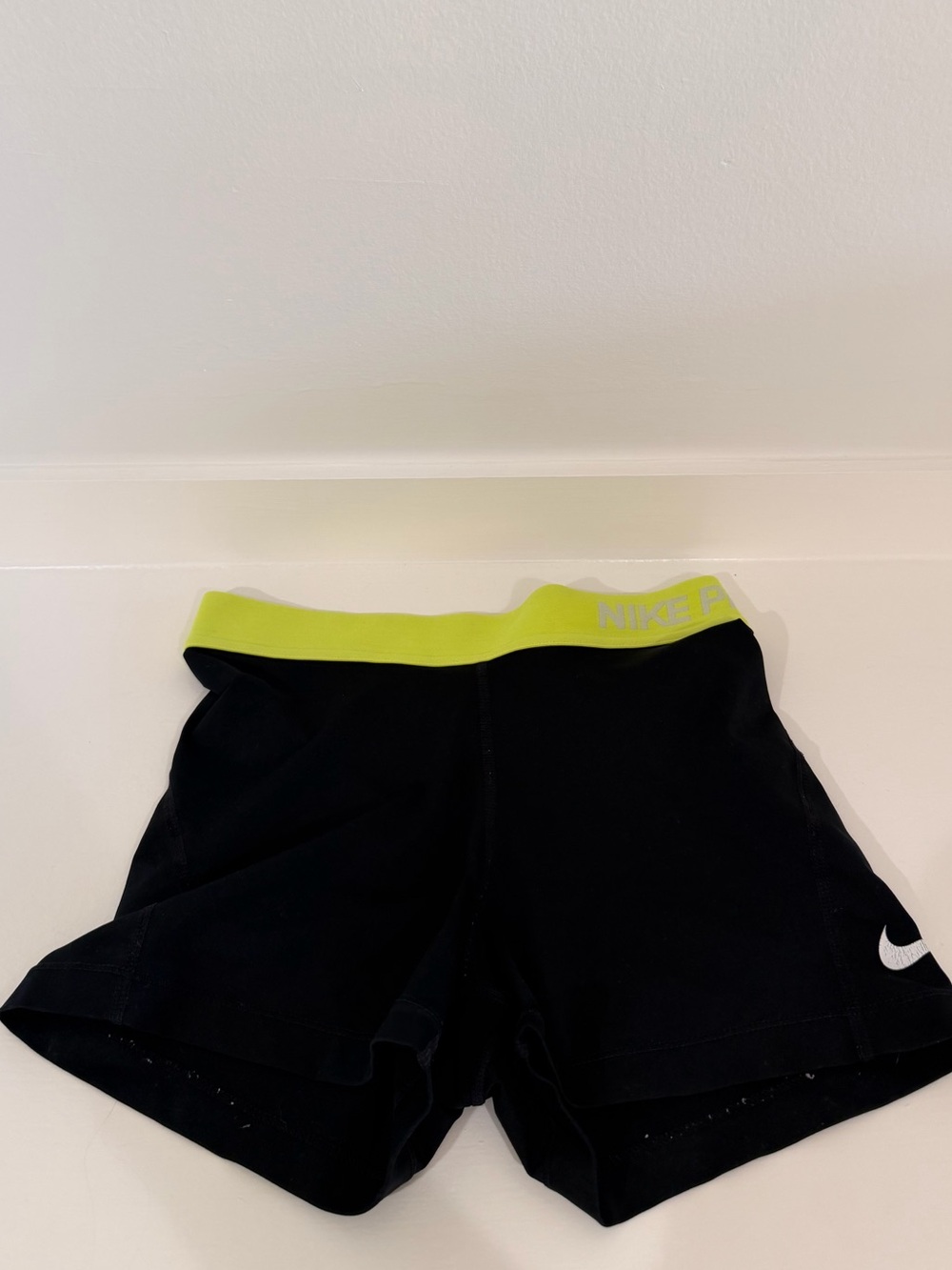 Nike Pro Women's Biker Shorts (black, size small)